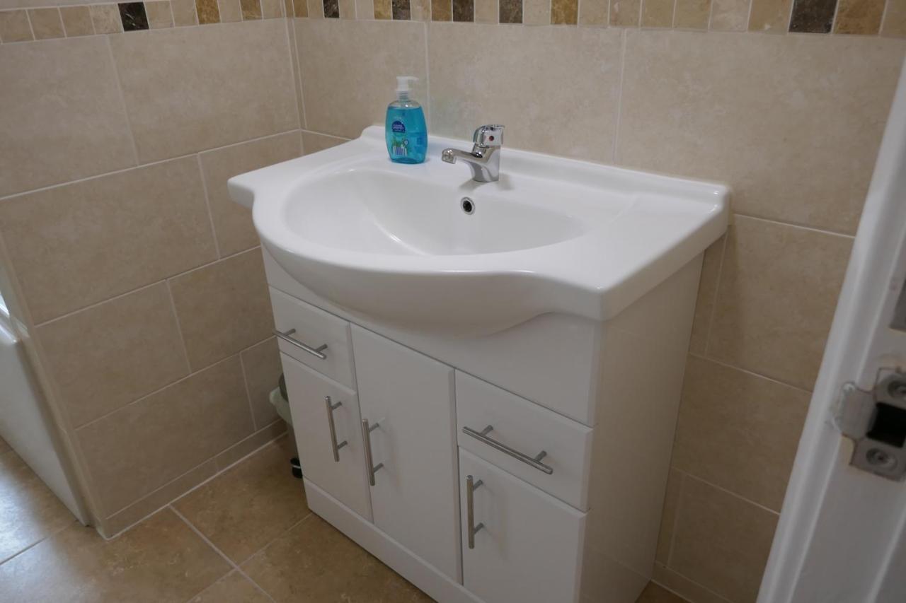 2 Bedroom House Walking Distance To City Centre With Free Parking York Exterior photo